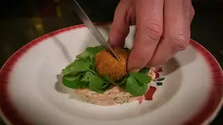 Kalfsvleestartaar met gefrituurd ei