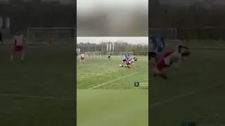Iedere rechtsback heeft wel eens mindere dag op het voetbalveld, toch? #shorts