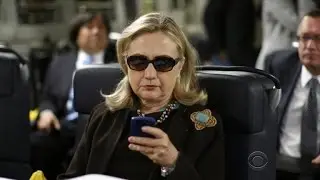 Hillary Clinton turns in private server to investigators