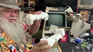 Клавиатура Commodore AMIGA 4000 упакована в пузырчатую пленку для отправки. Часть 1. Доставка &mdash; Э...
