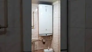 Установили новый водонагреватель Ariston Velis 80 #водонагреватель #титан #ariston #электрика