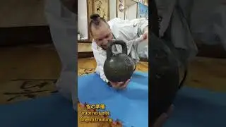Kakushiken strike (crane beak) methods of training fingers / Uechi ryu Karate Hozonkai Ryubin dojo