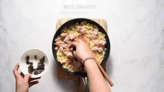 Farfalle met tonijn kappertjes en olijven