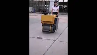 Small hand roller crushing stones