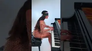 Lola Astanova - Flight of the Bumblebee (BLINDFOLDED!!!)