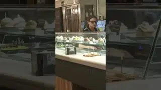 В кафе Бургос...