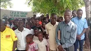 Casa de ora&ccedil;&atilde;o s&oacute; jesus salva Mo&ccedil;ambique &Aacute;frica sofala caia