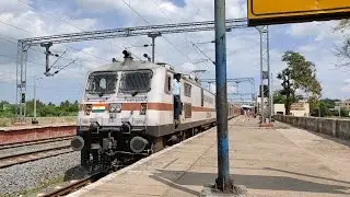 CHOLAN SUPER FAST EXPRESS 22676 Tiruchchirappalli - Chennai Egmore Express departure at Panruti