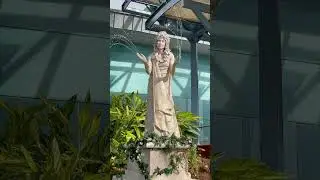The Stunning Living Water Fountain Statue at SeaWorld Orlando @seaworldorlando #seaworld