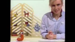 BBC1: Newsround, Continuity & Evening News with Richard Baker - Thursday 28th October 1982