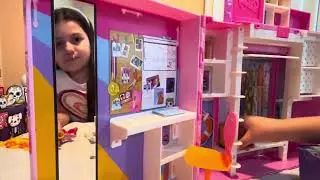 Mostrando el DreamCloset de Barbie 💖💖👗👚👢