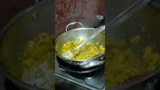 # ফুলকপি কুচিয়ে সঙ্গে মটরশুঁটি দিয়ে ভাজা ভাজা করা তরকারি। Fullkafiandmatorfrycookingrecepi