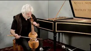 Russ Hodge performing 