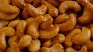 How to remove cashew nut's peel easily at home