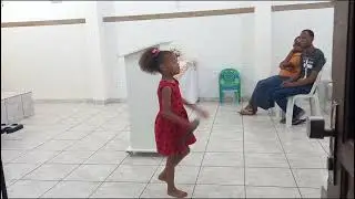 lembra quando estávamos por um fio pra desistir,  e lindo ver essa criança adorando