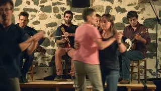 La N&ograve;via, bal acoustique - Bande annonce