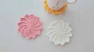 钩针莲花杯垫：&ldquo;接天莲叶无穷碧，映日荷花别样红&rdquo;