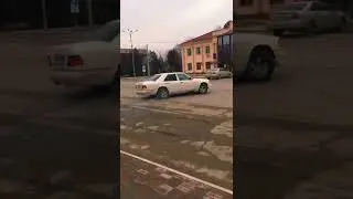 W124 E220 drift.                #akimat#nurotan #mercedes #w124 #wolf #drifting #e220rbhuplives
