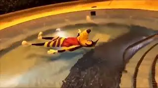 Goofy floating in a pool whit Shingeki no kyojin OST -Call your name-