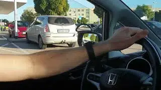 Balra előre merőleges parkol&aacute;s