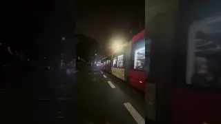 Průjezd tramvaje &Scaron;koda 52T kr&aacute;sn&yacute;m pozdravem