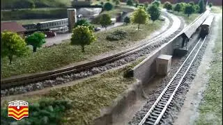 Rail Diesel Car na maquete escala Z do Principado de Saba&uacute;na.