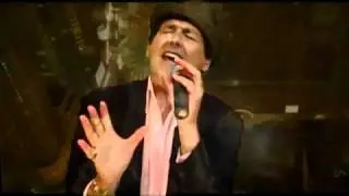 David King sings!
