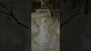 creepy snowman #funnyshorts #funnyvideos #memes #snowman #snow #winter #funny #creepy #ai #play