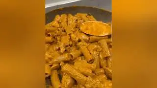ДЖОДЖО СИВА И КРИС ХЬЮЗ | Крис Хьюз готовит ужин | Крис Хьюз учит, КАК ГОТОВИТЬ ПАСТУ