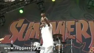 Max Romeo - One Step Forward ... + Selassie I Forever + Melt Away - Summerjam 2013 - 2/4