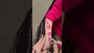 If they don&rsquo;t want face painting they can have #arm #bodypaint #paintingflowers #popular #facepaint