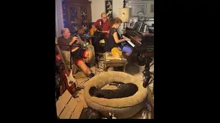 [LIVE] TAKING REQUESTS - JoeBrunoBass live from the living room-Sunday night chill ￼