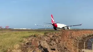 Qantas A330-203 (VH-EBL)