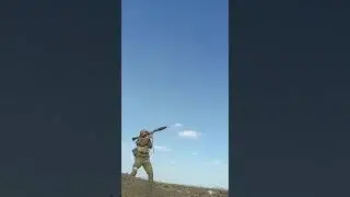 Братишка, закатывает в землю, недобитый третий рейх.