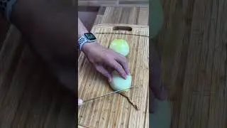 Нарежьте лук для шашлыков вот так #шорты