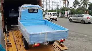Piaggio Ape Electrik Cargo Unloading From Truck