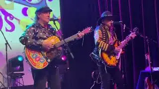 Large Flowerheads (I&rsquo;m A Believer) - Sellersville Theater - March 12, 2023