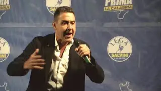 VANNACCI INFIAMMA LA PIAZZA A REGGIO CALABRIA: 