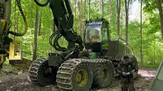ОПЕРАТОР ХАРВЕСТЕРА🌲4 СЕРИЯ🌲РАБОТА В РФ🌲JOHN DEERE 1470E🌲ОГРОМНЫЕ ОСИНЫ🌲СНИМАЕМ ГУСЯНКИИ🌲ПЕРЕЕЗД