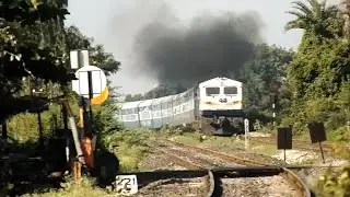 Heavy Smoking EMD: WDP-4D Jaipur Superfast Express!!!