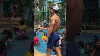 Girl&rsquo;s reaction on shirtless bodybuilder in water park😱😂 #girlsrection #publicrecation