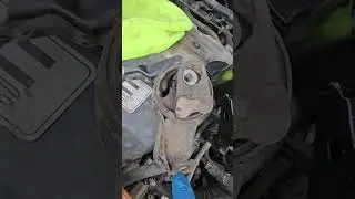2003 Honda Crv Motor / Engine Mount 1 Of 4 #honda #repairing #trucking #engine