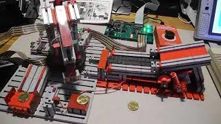 Fischertechnik  Computing Teach Roboter zusammen mit Zusatz Laufband