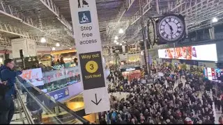 Caught in the hustle of London Waterloo 🎥🚂&mdash;where every step is step‑free and the crowd&rsquo;s buzzing . 
