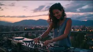 EDM Smooth Mix for Creative Work and Relaxing Thought Process