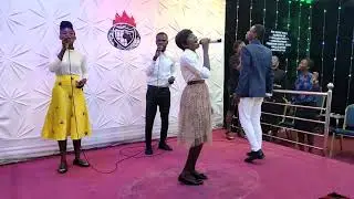 WINNERS CHAPEL NEMBE CITY BAYELSA STATE. VOICE OF MRS PRAISE