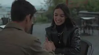 A girl playing Thumb War with her boyfriend 😍 🥰 😘 💋 ⬇️✔️