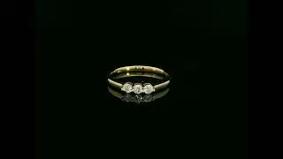 Diamond Three-Stone Ring in 18K Yellow Gold