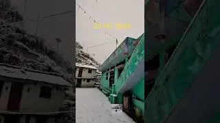 live snow!enjoy snowfall village #snowfall#freshsnow #wintermorning#winters#peace #uttrakhand#travel
