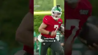 Justin Fields on the move 💨